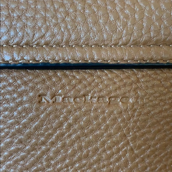 Mackage handbag with arrow closure - Picture 5 of 7